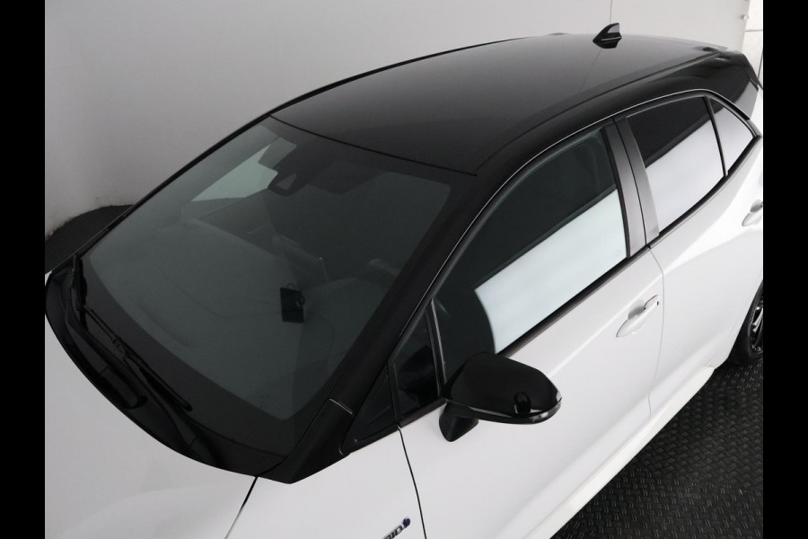 Toyota Corolla 1.8 Hybrid Dynamic Bi-Tone | 1e eigenaar | Dealer onderhouden | Apple Carplay & AndroidAUTO | Stoelverwarming |