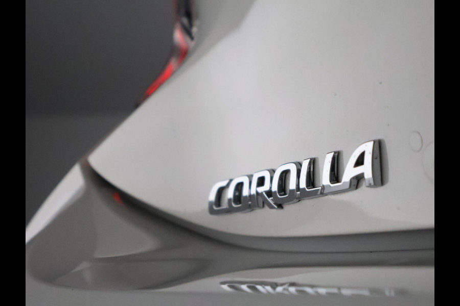 Toyota Corolla 1.8 Hybrid Dynamic Bi-Tone | 1e eigenaar | Dealer onderhouden | Apple Carplay & AndroidAUTO | Stoelverwarming |
