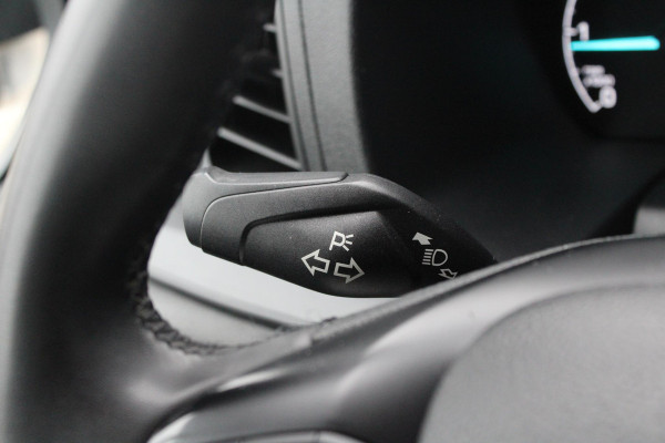 Ford Transit Custom 2.0 TDCI L1H1 Trend Dubbele Cabine | Trekhaak | Stoel + Stuurverwarming | Camera | Cruise Control | Carplay |