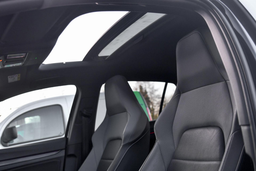 Volkswagen Golf 2.0 GTD. Pano, Leder, Koeling, Memory, HUD, Camera, H/K, Dodeh, ACC, Stuurvw, IQ Light, CarPlay!