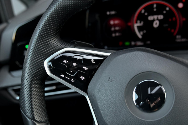 Volkswagen Golf 2.0 GTD. Pano, Leder, Koeling, Memory, HUD, Camera, H/K, Dodeh, ACC, Stuurvw, IQ Light, CarPlay!
