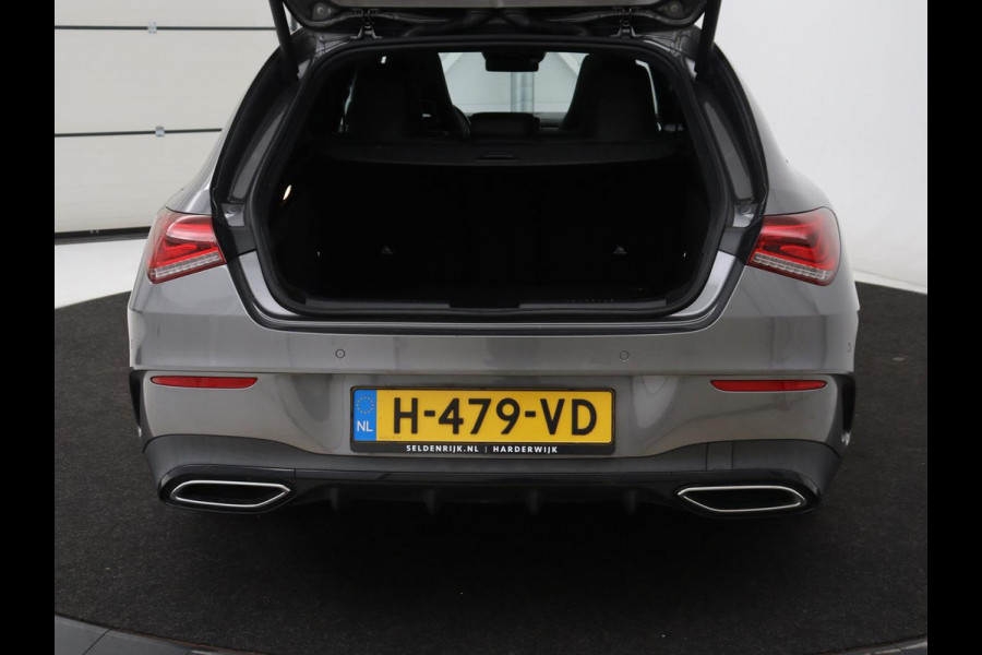 Mercedes-Benz CLA-Klasse 180 AMG | Panoramadak | Stoelverwarming | Leder/Alcantara | Memory | Matrix LED | Sfeerverlichting | Keyless | Navigatie | Widescreen
