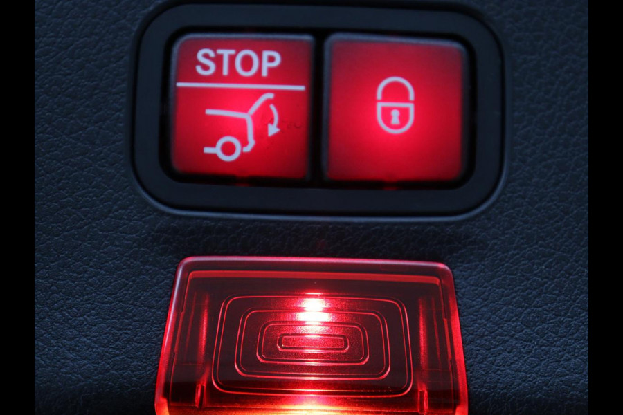 Mercedes-Benz CLA-Klasse 180 AMG | Panoramadak | Stoelverwarming | Leder/Alcantara | Memory | Matrix LED | Sfeerverlichting | Keyless | Navigatie | Widescreen