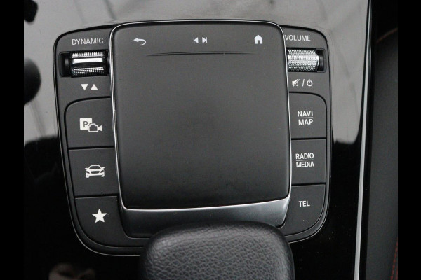 Mercedes-Benz CLA-Klasse 180 AMG | Panoramadak | Stoelverwarming | Leder/Alcantara | Memory | Matrix LED | Sfeerverlichting | Keyless | Navigatie | Widescreen