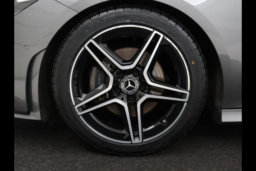 Mercedes-Benz CLA-Klasse 180 AMG | Panoramadak | Stoelverwarming | Leder/Alcantara | Memory | Matrix LED | Sfeerverlichting | Keyless | Navigatie | Widescreen