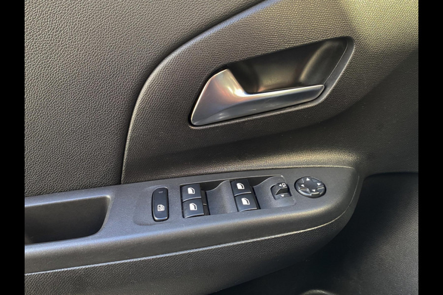 Opel Corsa 1.2 GS Line - 101PK - Apple CarPlay I Airco I PDC/Achteruitrij camera I Sport interieur & Velgen I Dealer onderhouden