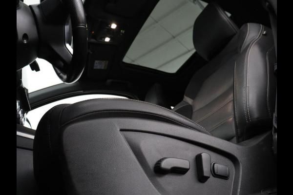 Renault Arkana 1.6 E-Tech hybrid 145 E-Tech engineered | Panoramadak | Stoelverwarming | Trekhaak | Leder/Alcantara | Carplay | Adaptive cruise | File Assistent | Navigatie | Sfeerverlichting