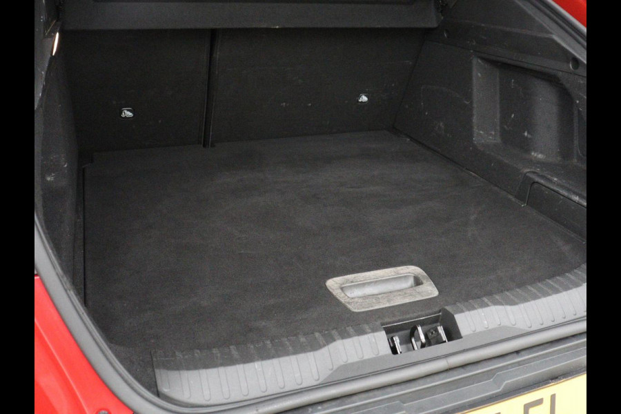 Renault Arkana 1.6 E-Tech hybrid 145 E-Tech engineered | Panoramadak | Stoelverwarming | Trekhaak | Leder/Alcantara | Carplay | Adaptive cruise | File Assistent | Navigatie | Sfeerverlichting