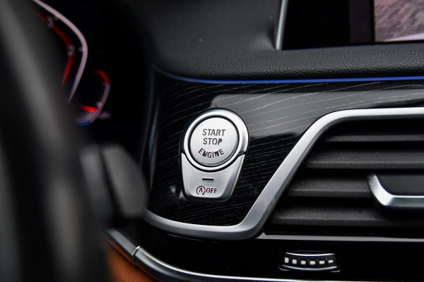 BMW 7 Serie 730d M-Sport. Pano, Softclose, HUD, Luchtv, 360, Keyless, Aero, Hifi, CarPlay, Sfeer!