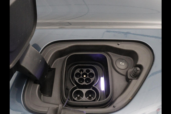 Polestar 2 Long Range Dual Motor Launch Edition 78kWh | SOH 90% | Panoramadak | Trekhaak | 360 Camera | Achterbankverwarming | Adaptive cruise | Carplay | Camera | Stoelverwarming | Keyless