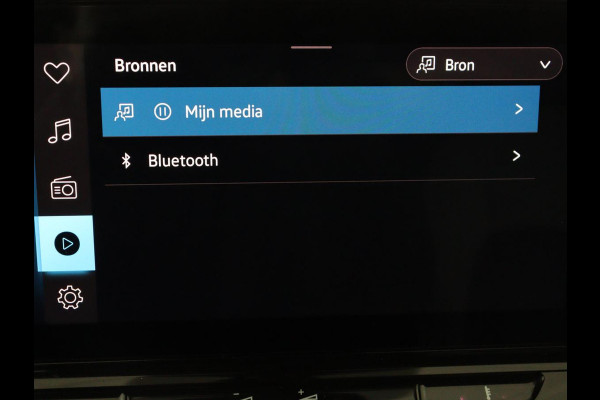 Volkswagen ID.3 Business 58 kWh | Stoel & stuurverwarming | Matrix LED | Carplay | Camera | Adaptive cruise | Keyless | Navigatie | Parkeerhulp | Bluetooth