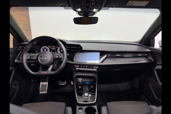 Audi A3 Sportback 35 TFSI S Black edition | S-Line | Pano | Camera | Matrix LED | RS-stoelen | Adaptive Cruise | Navigatie | NAP