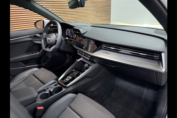 Audi A3 Sportback 35 TFSI S Black edition | S-Line | Pano | Camera | Matrix LED | RS-stoelen | Adaptive Cruise | Navigatie | NAP