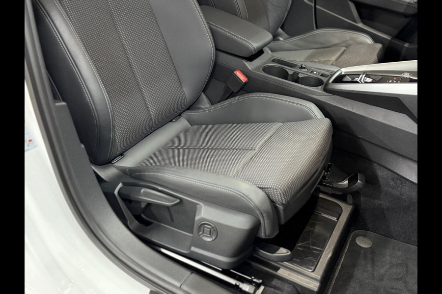 Audi A3 Sportback 35 TFSI S Black edition | S-Line | Pano | Camera | Matrix LED | RS-stoelen | Adaptive Cruise | Navigatie | NAP