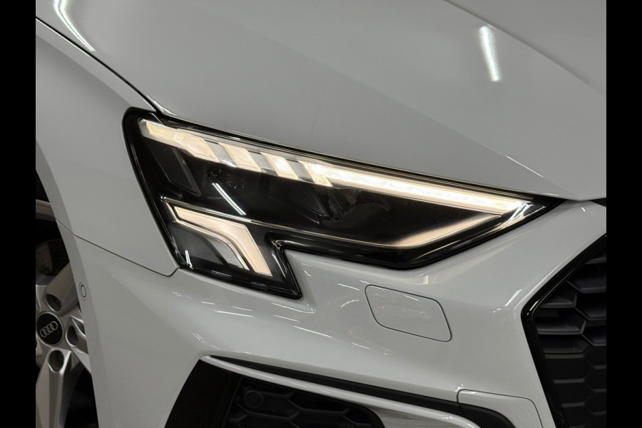 Audi A3 Sportback 35 TFSI S Black edition | S-Line | Pano | Camera | Matrix LED | RS-stoelen | Adaptive Cruise | Navigatie | NAP