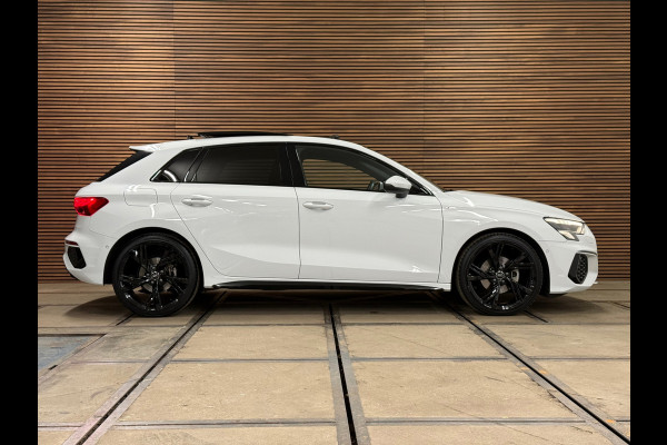 Audi A3 Sportback 35 TFSI S Black edition | S-Line | Pano | Camera | Matrix LED | RS-stoelen | Adaptive Cruise | Navigatie | NAP