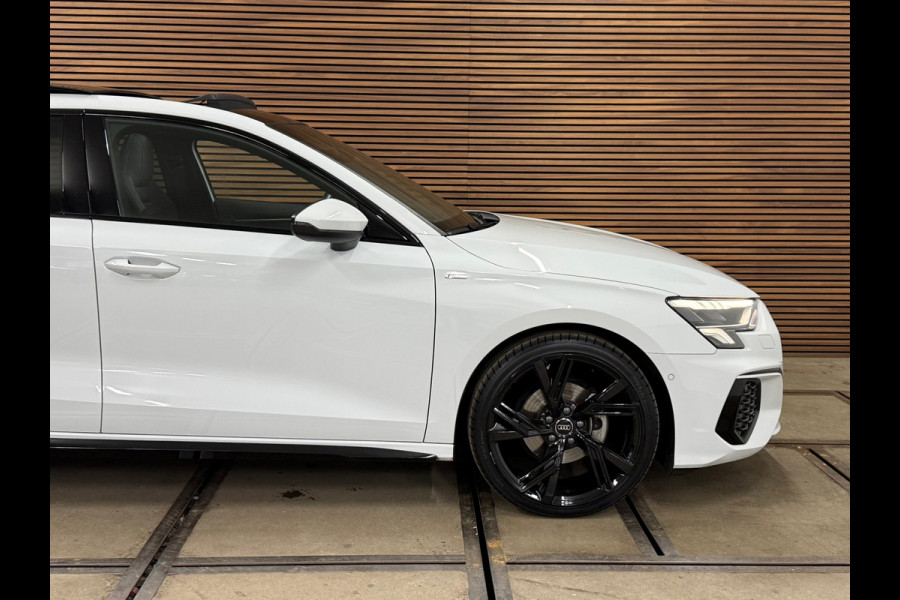 Audi A3 Sportback 35 TFSI S Black edition | S-Line | Pano | Camera | Matrix LED | RS-stoelen | Adaptive Cruise | Navigatie | NAP