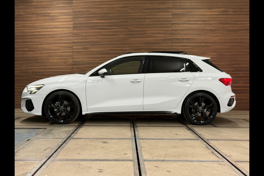 Audi A3 Sportback 35 TFSI S Black edition | S-Line | Pano | Camera | Matrix LED | RS-stoelen | Adaptive Cruise | Navigatie | NAP