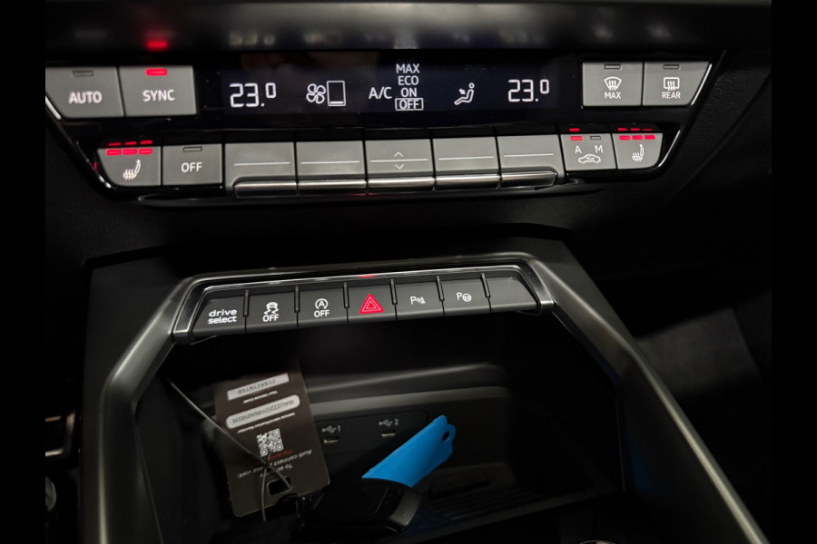 Audi A3 Sportback 35 TFSI S Black edition | S-Line | Pano | Camera | Matrix LED | RS-stoelen | Adaptive Cruise | Navigatie | NAP