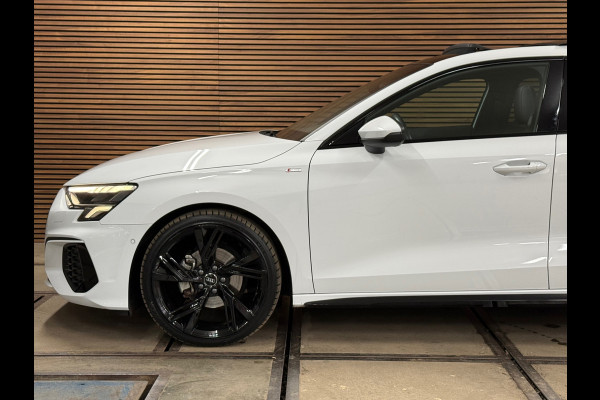 Audi A3 Sportback 35 TFSI S Black edition | S-Line | Pano | Camera | Matrix LED | RS-stoelen | Adaptive Cruise | Navigatie | NAP