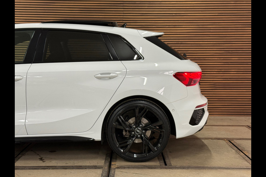 Audi A3 Sportback 35 TFSI S Black edition | S-Line | Pano | Camera | Matrix LED | RS-stoelen | Adaptive Cruise | Navigatie | NAP
