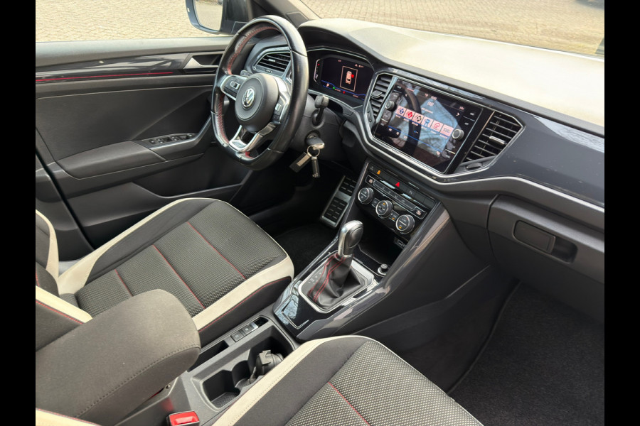 Volkswagen T-Roc 1.5 TSI Sport l Volledig Dealer Onderhouden l Virtual Cockpit l Navi l Automaat l ACC l trekhaak l