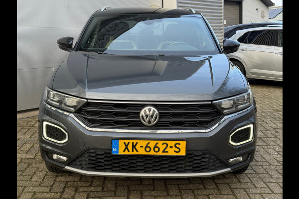 Volkswagen T-Roc 1.5 TSI Sport l Volledig Dealer Onderhouden l Virtual Cockpit l Navi l Automaat l ACC l trekhaak l