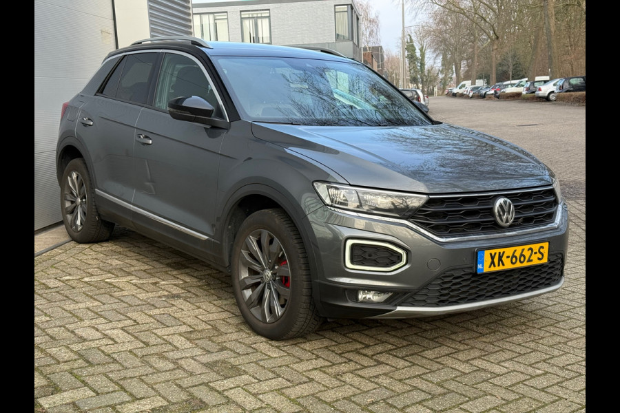 Volkswagen T-Roc 1.5 TSI Sport l Volledig Dealer Onderhouden l Virtual Cockpit l Navi l Automaat l ACC l trekhaak l