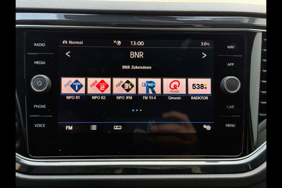 Volkswagen T-Roc 1.5 TSI Sport l Volledig Dealer Onderhouden l Virtual Cockpit l Navi l Automaat l ACC l trekhaak l