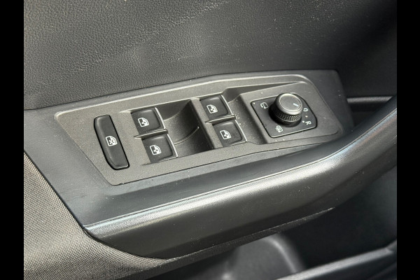 Volkswagen T-Roc 1.5 TSI Sport l Volledig Dealer Onderhouden l Virtual Cockpit l Navi l Automaat l ACC l trekhaak l