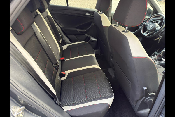 Volkswagen T-Roc 1.5 TSI Sport l Volledig Dealer Onderhouden l Virtual Cockpit l Navi l Automaat l ACC l trekhaak l