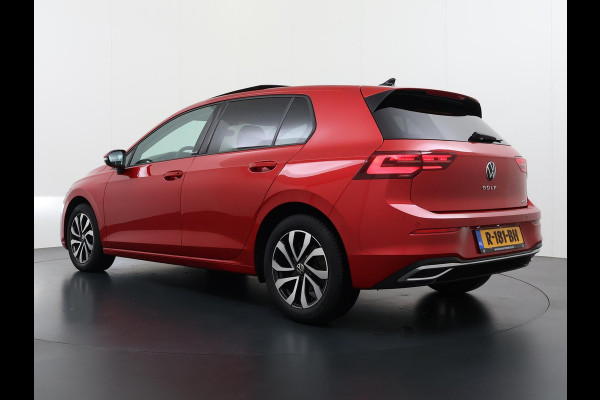 Volkswagen Golf 1.0 eTSI Life DODE HOEK | PANORAMADAK | AMBIENT LIGHT | ADD. CRUISE | VIRTUAL DASH | NAVIGATIE | MATRIX LED | COMFORT PACK |  RIJKLAARPRIJS incl. 12mnd BOVAG| STOELVERWARMING