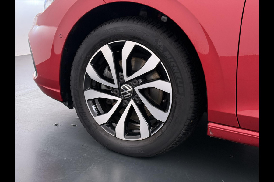 Volkswagen Golf 1.0 eTSI Life DODE HOEK | PANORAMADAK | AMBIENT LIGHT | ADD. CRUISE | VIRTUAL DASH | NAVIGATIE | MATRIX LED | COMFORT PACK |  RIJKLAARPRIJS incl. 12mnd BOVAG| STOELVERWARMING