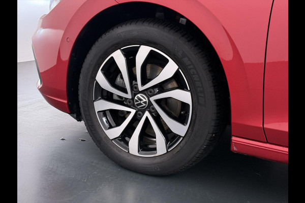Volkswagen Golf 1.0 eTSI Life DODE HOEK | PANORAMADAK | AMBIENT LIGHT | ADD. CRUISE | VIRTUAL DASH | NAVIGATIE | MATRIX LED | COMFORT PACK |  RIJKLAARPRIJS incl. 12mnd BOVAG| STOELVERWARMING