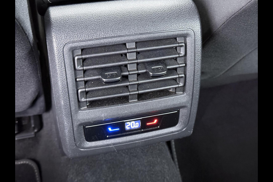 Volkswagen Golf 1.0 eTSI Life DODE HOEK | PANORAMADAK | AMBIENT LIGHT | ADD. CRUISE | VIRTUAL DASH | NAVIGATIE | MATRIX LED | COMFORT PACK |  RIJKLAARPRIJS incl. 12mnd BOVAG| STOELVERWARMING