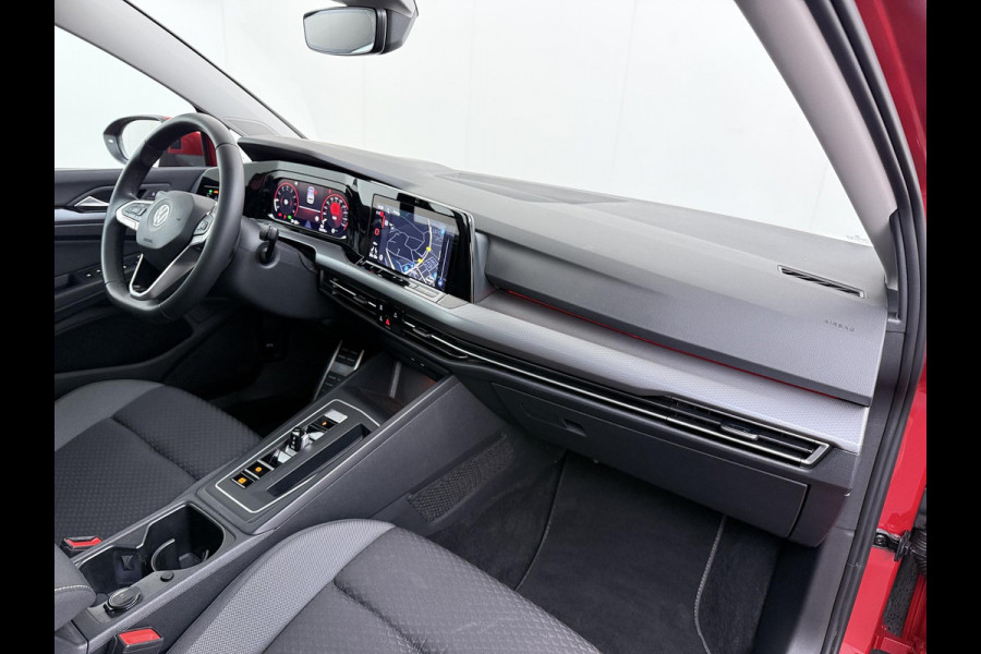 Volkswagen Golf 1.0 eTSI Life DODE HOEK | PANORAMADAK | AMBIENT LIGHT | ADD. CRUISE | VIRTUAL DASH | NAVIGATIE | MATRIX LED | COMFORT PACK |  RIJKLAARPRIJS incl. 12mnd BOVAG| STOELVERWARMING