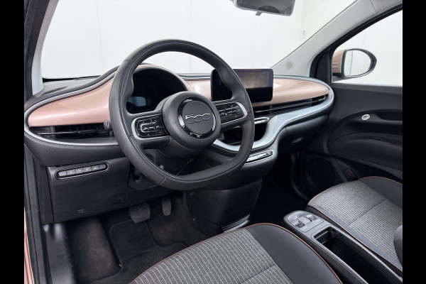 Fiat 500 Icon 42 kWh SOH 89% Panoramadak Navi Apple Carplay Android Auto Ecc Cruise Control Pdc Lmv 16" Lane Control Traffic Sign Recognition DAB Led SOH 89% Origineel Nederlandse Auto