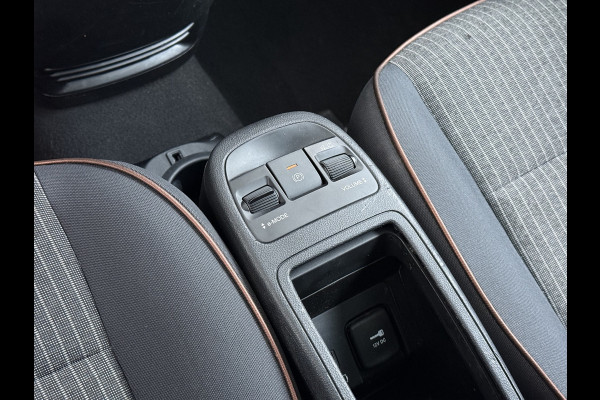 Fiat 500 Icon 42 kWh SOH 89% Panoramadak Navi Apple Carplay Android Auto Ecc Cruise Control Pdc Lmv 16" Lane Control Traffic Sign Recognition DAB Led SOH 89% Origineel Nederlandse Auto