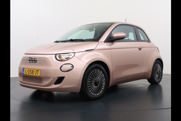 Fiat 500 Icon 42 kWh SOH 89% Panoramadak Navi Apple Carplay Android Auto Ecc Cruise Control Pdc Lmv 16" Lane Control Traffic Sign Recognition DAB Led SOH 89% Origineel Nederlandse Auto