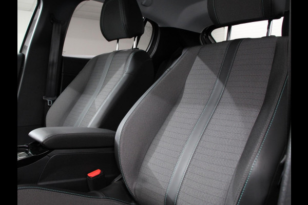 Peugeot 208 1.2 PureTech Allure Pack | Navigatie | Apple Carplay/Android Auto | Airco | Parkeer sensoren | Cruise Control | Led | Lichtmetalen Velgen | Stoelverwarming