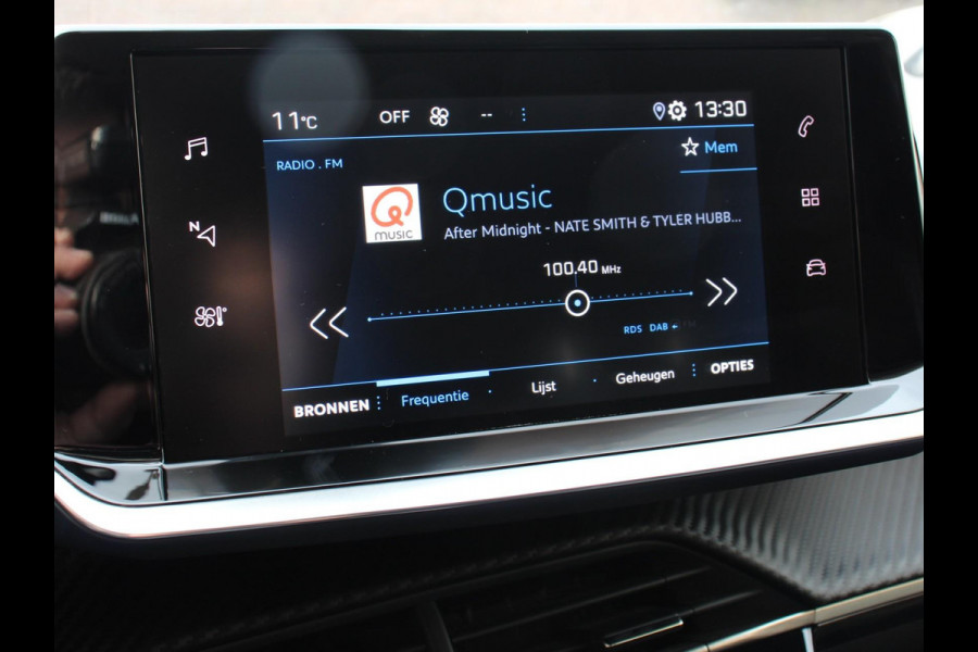 Peugeot 208 1.2 PureTech Allure Pack | Navigatie | Apple Carplay/Android Auto | Airco | Parkeer sensoren | Cruise Control | Led | Lichtmetalen Velgen | Stoelverwarming