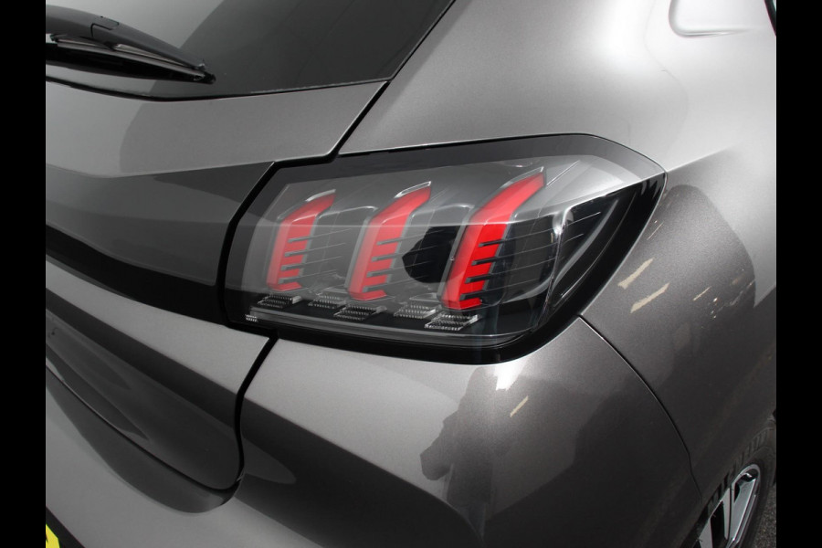 Peugeot 208 1.2 PureTech Allure Pack | Navigatie | Apple Carplay/Android Auto | Airco | Parkeer sensoren | Cruise Control | Led | Lichtmetalen Velgen | Stoelverwarming