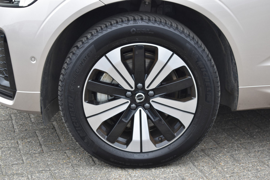 Volvo XC60 T6 350PK Plug-in hybrid AWD Plus Dark | Trekhaak | All seasons | 360 Camera | Panodak | ACC