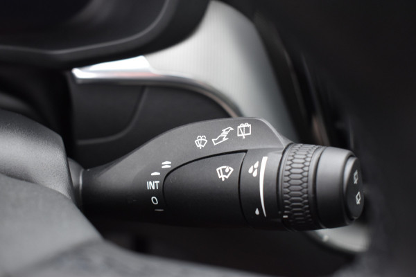 Volvo XC60 T6 350PK Plug-in hybrid AWD Plus Dark | Trekhaak | All seasons | 360 Camera | Panodak | ACC