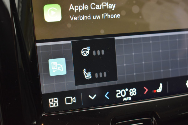 Volvo XC60 T6 350PK Plug-in hybrid AWD Plus Dark | Trekhaak | All seasons | 360 Camera | Panodak | ACC