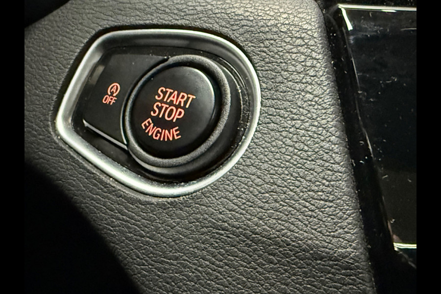 BMW X1 sDrive18i Executive Edition | NED AUTO | HUD | PANORAMADAK | HOGE INSTAP | TREKHAAK |