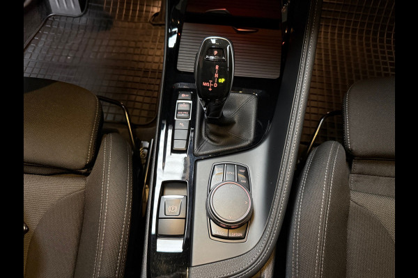 BMW X1 sDrive18i Executive Edition | NED AUTO | HUD | PANORAMADAK | HOGE INSTAP | TREKHAAK |