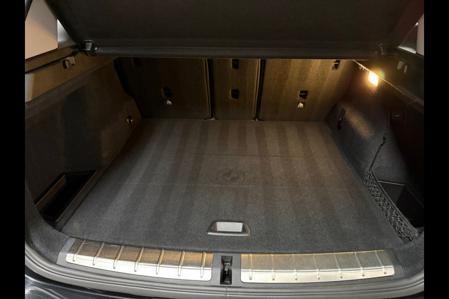 BMW X1 sDrive18i Executive Edition | NED AUTO | HUD | PANORAMADAK | HOGE INSTAP | TREKHAAK |