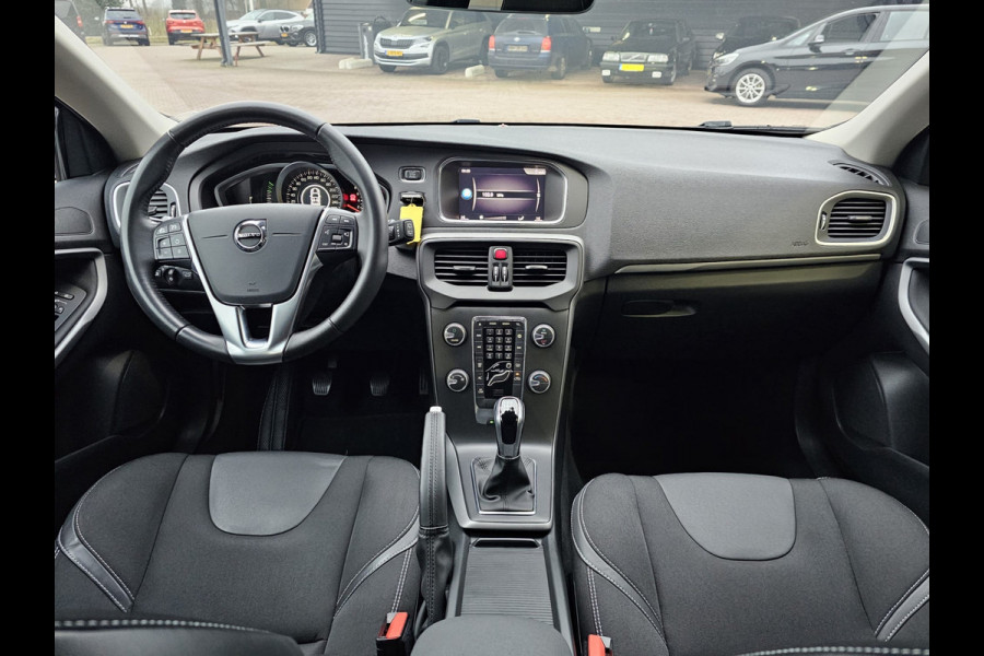 Volvo V40 2.0 T3 Momentum | LED | Navigatie | Cruise | LMV |