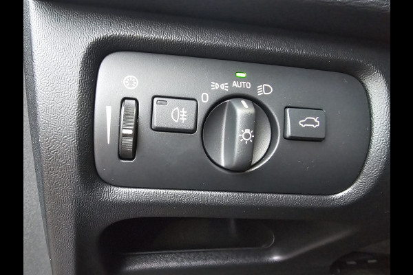 Volvo V40 2.0 T3 Momentum | LED | Navigatie | Cruise | LMV |